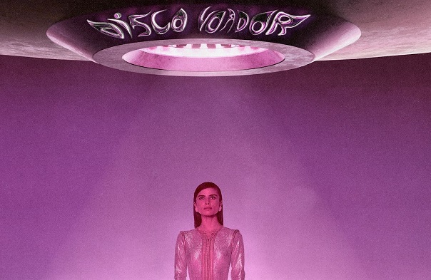 GIULIA BE revela tracklist de seu primeiro álbum de estúdio, “DISCO VOADOR”
