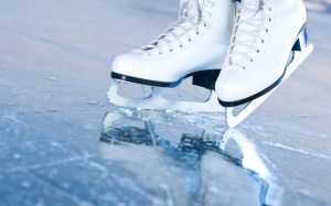 Pista de patinação no gelo é a nova atração do West Plaza
