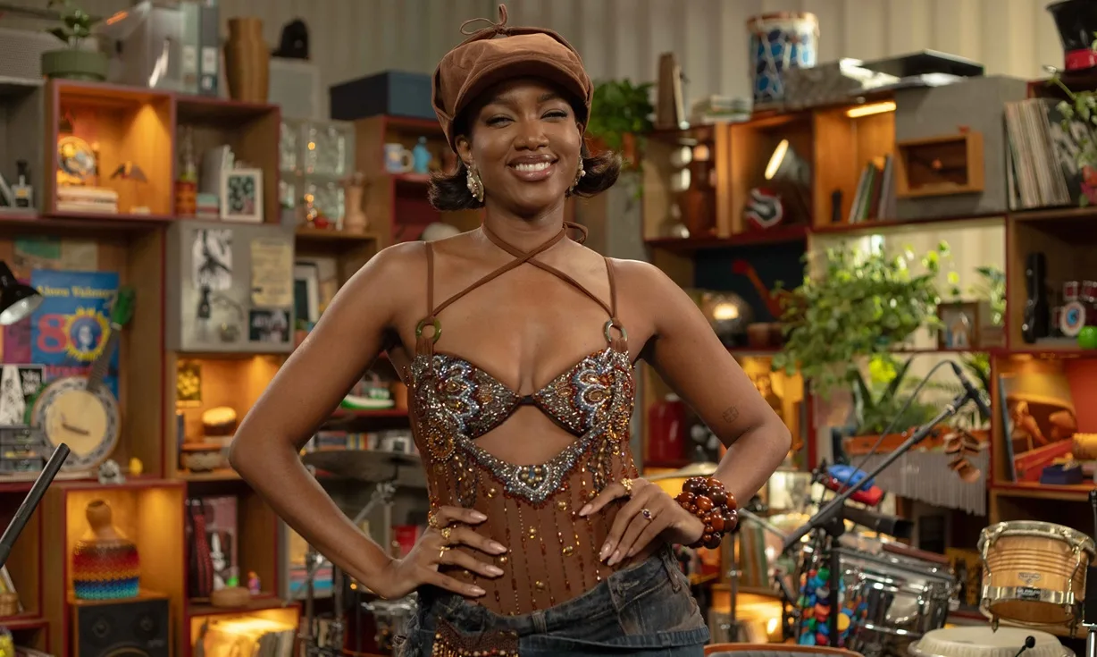 IZA apresenta prévia de álbum de reggae no projeto Tiny Desk Brasil